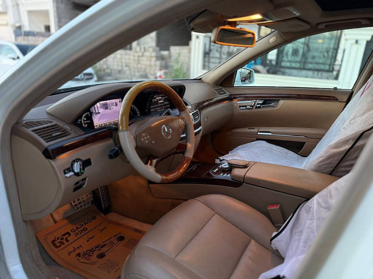 مرسيدس S كلاس 350 AMG موديل ٢٠١٣
خليجي وكالة باكج AMG أصلي

السيارة من النوادر وعلى وضع الشركة
نظافة عالية جداً بدون شخط أو ملاحظات
داخلية زيرو بالكامل والكشنات بلادية أصلية
تراي السيارة ونعومتها مثل الزيرو

لون أبيض صدفي مع سقف أسود
محرك V6 CGI المرغوب
عداد ١٦٠ ألف كم

السيارة بيها صبغ جوة رقم الخلف بالصندوق فقط بدون حادث

سيرفس صفر ومسج بدون أعطال

المواصفات:

- باكج AMG بلادي وكالة
- دعاميات AMG وكالة أصل
- دوسات AMG وكالة أصل
- بانوراما
- باب طويل لارج رئاسي
- جكات
- أبواب شفط
- ناظور ليلي
- رادارات
- ٥ بردات
- حزام أمان ذكي كهربائي
- التعرف على أماكن البارك
- إنارة داخلية متغيرة
- لايت داينمك زينون متحرك مع الستيرن
- داخل بيجي دشبول مطعم لونين
- بصمة تشغيل وبصمة أبواب
- كشنات تدفئة وتبريد وخزن أمامي وخلفي
- صندوق شفط كهربائي
- تحكم بوضعيات الكراسي الخلفية والأمامية

وغيرها الكثير من المواصفات

رقم أربيل تحويل مباشر
المكان: أربيل

🔴 رقم تليفون و سعر علق سوف يوصلك الرسائل


**إذا كنت صاحب هذا الإعلان وتريد حذفه لأي سبب، رجاءا أرسل رسالة إلى الدعم الفني**