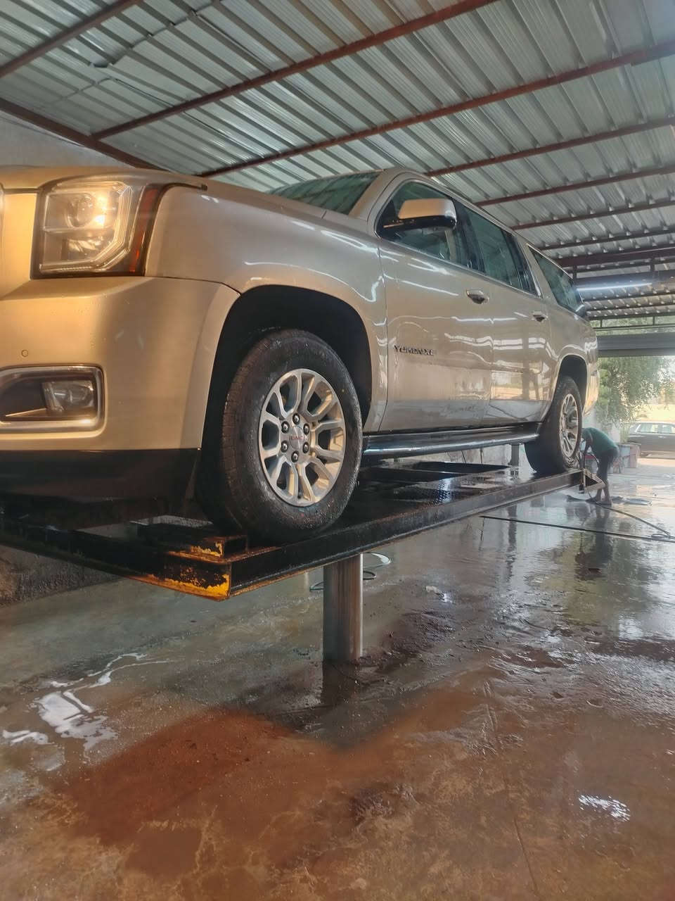 السلام عليكم 
جمسي يوكن 2015

السياره صبغ عام مكفوله من الكص 
رقم سليمانيه انكليزي بأسمي 
هزه جديده 
مكان السياره بغداد 
السعر 225 

***********
