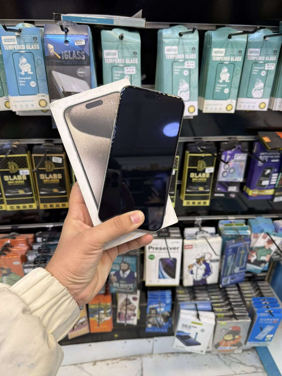 السلام عليكم
آيفون 15 برو ماكس
📱 الذاكرة: 256 جيجابايت
🔋 البطارية: 85%
🌍 عربي شرق أوسط
📦 كارتون + ملحقات

✅ الجهاز نظيف جداً
✅ على وضع الشركة (غير مفتوح وغير مصلّح)
✅ كله شغال 100%
نت – صوت – اتصال – كاميرات
❌ ما بيه أي خلل نهائياً

📍 المكان: بغداد – مدينة الصدر – قطاع 23
💰 السعر: 975 وبمجال بسيط جداً
📞 الاتصال: ***********7

النشر رأي، والشراي يتفضل اتصال �
