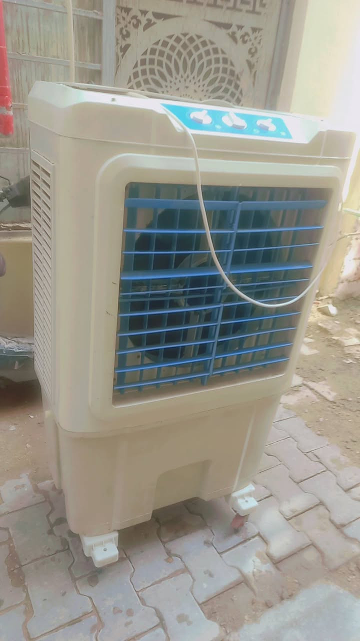 كنفيره مستغدمه اقل موسم اخت جديده مكاني اعظميه سعره 110 الف *********** الي يريده يتواصل ويايه
