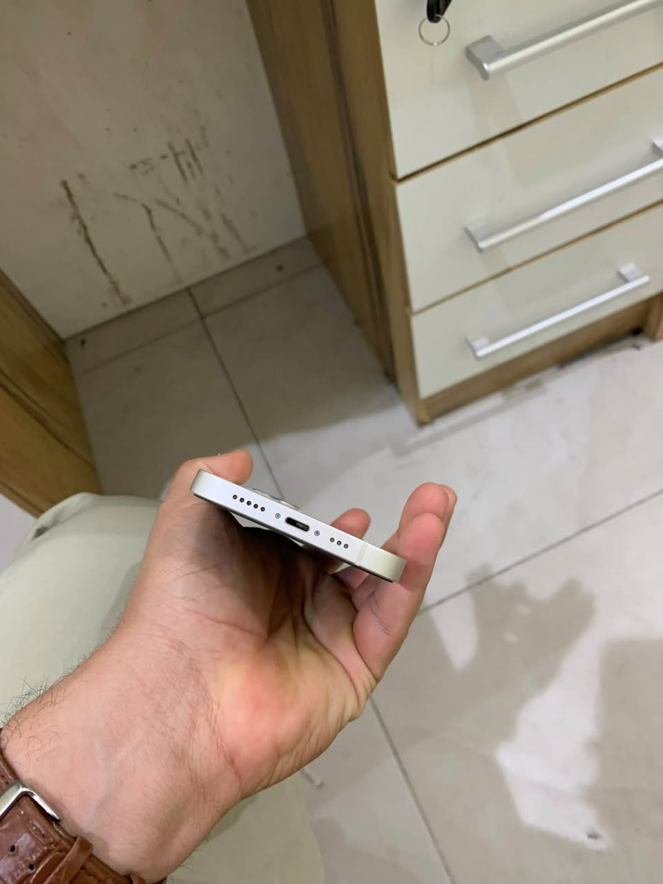 السلام عليكم ايفون 13 عادي شرق اوسط جهاز نضيف 100 على 100 جهاز نضيف وما مبدل بي آي قطعه تاخذه على الفحص جهاز نضافه فول بطاريه 87 وذاكره 128 جهاز مال جناي الله يشهد شخط مابي الجهاز ب500 وبي مجال للشراي هاذه رقمي اتصال واني خادم ***********
