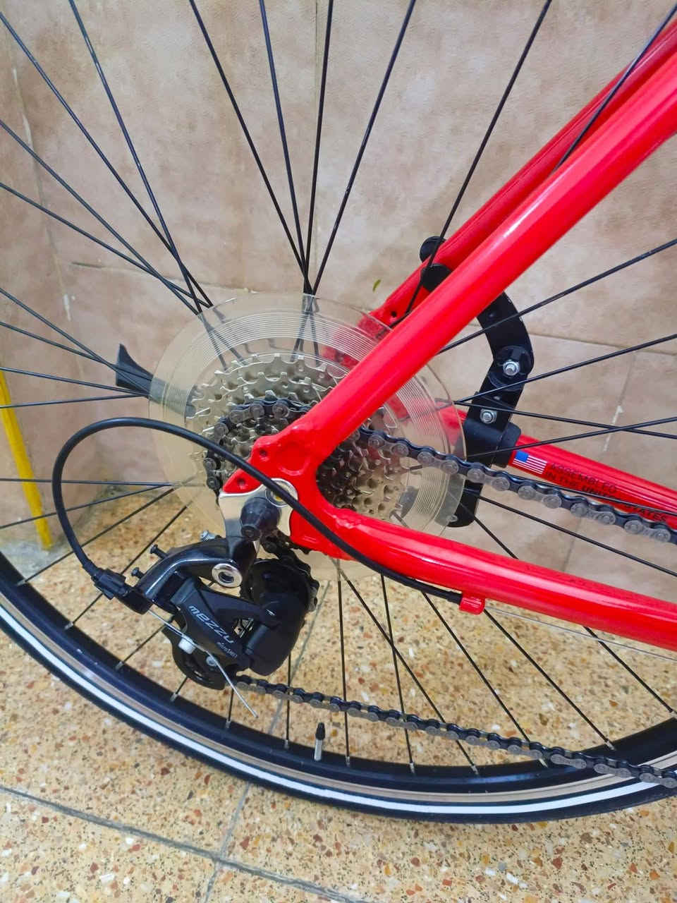 السلام عليكم شلون كباتن 🌄
يتوفر للبيع دراجة ماركة يونفيكا غنية عن التعريف🥰 😍 

قياس الفريم //لارج عالي ☺️🤗
فريم الدراجه// حديث وإيرات دفن بالكامل  😍🥰

عدد سرع الدراجة/ 8*2 🤗😘 
معدن  الدراجه//  فول المنيوم وزن خفيفف  🥰😍
 
ويالة الدراجه //   فول سلاسة ومتانة 🥰☺️

نظافه الدراجه 95*100💪🤗
سعر 225  الف وبيها مجال شراي يدلل 
***********
بغداد القاهرة قرب حلويات عدنان
