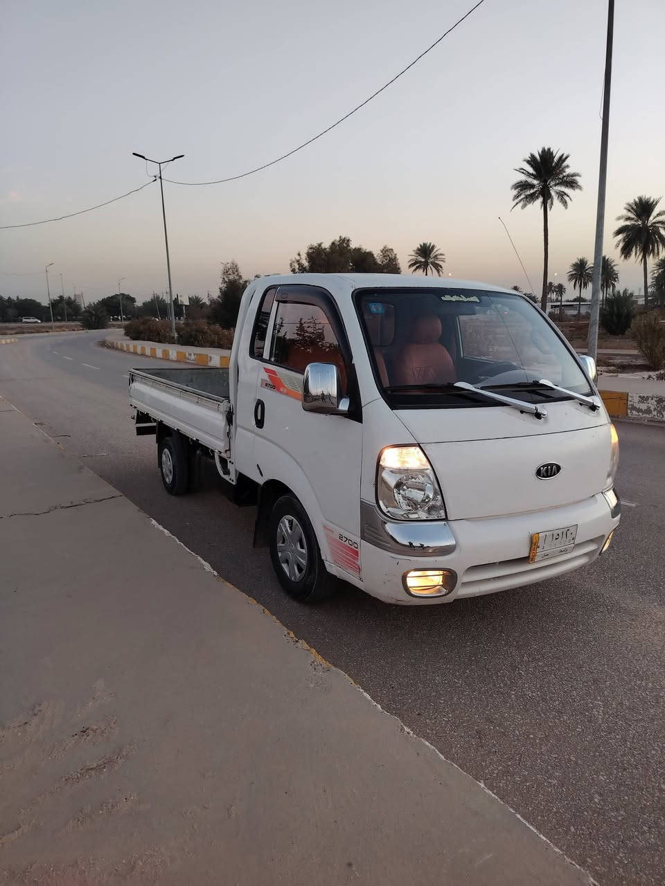 السلام عليكم كيه حمل للبيع 2012 رقم واسط سنويه 29 مكفوله تبريد شغال محرك كير اكسن سياره حلوه مال جناي السعر 95 مكان حله للاستفسار ***********
