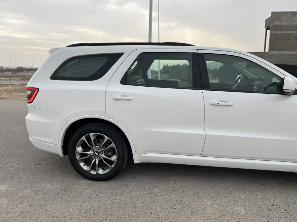 السلام عليكم 
دوج دورنكو 2019 للبيع 
فول مواصفات GT PLAS
بيها جاملغ الايسر ضربه خفيف ومصبوغ 
بيها 3مكانات بارد 
مواصفاتها 
فتحه سقف 
تشغيل عن بعد
صندوق كهربائي 
كشنات كهربائيه 
تدفئه ستيرن وكشنات اربعه 
شاشه جبيره 
حساسات خلفيه 
توقف ذاتي عن الرجوع 
نظام ايكو و نظام سبورت 
خاصيه توفير الوقود عن الوقوف 
تحكم ستيرن 
مثبت سرعات 
نقطه عمياء بل مرايات 
اشاره بل مرايه 
ماشيه 119
عنواني بصره حي القضاة
السعر 275 وبيه مجال
***********
