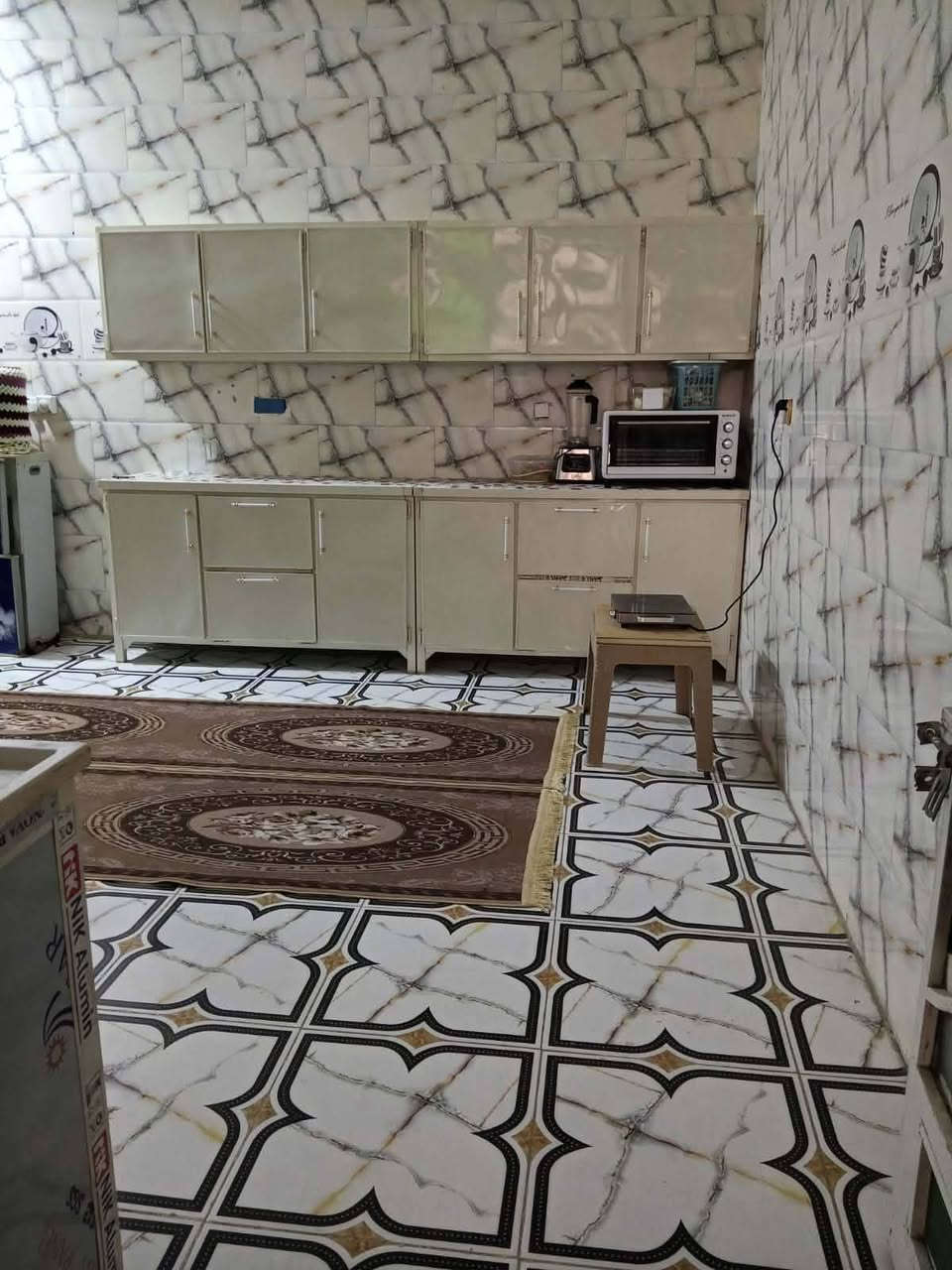 يا الله يا رزاق 

  من رخصة الأدمن المحترم 

    بيت طابقين نقص بس الستاره مساحه 200   متر مربع. 

      موقع ممتاز على مربع خضراء بالفلاحيه حي الأمام ألرضا  ع

       منطقه كاملة الخدمات كما موضح في الصوره وتجي وتشوف 

ألسعر 170 وبي مجال للشراي ألأتصال على الأرقام الآتيه 

***********

***********

وبالعافيه عاليشتري
