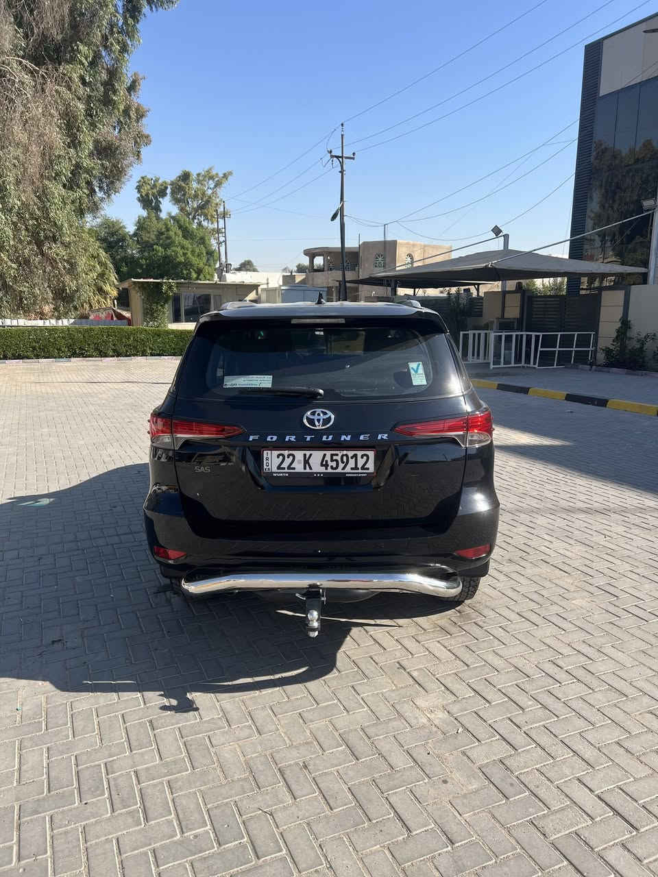 السلام عليكم
TOYOTA FORTUNER 2018 (SAS)
4 سلندر 2.7 لتر
المسافة المقطوعة : 77 الف كيلو 
مواصفات :
3 نسخ من المفاتيح
دفع رباعي و دفلوك خفي و تسييت الاطارات
7 راكب
تخم اطارات جديد
تخم دسكات جديد
تبريد 3 قطع
معروفة مواصفاتها السيارة مابيها برغي نقص
السيارة مكفولة كفاله عامه من الصبغ و الحادث 
سونار للسيارة موجود راسل واتساب يجيك 
مكان السيارة بغداد الكاظمية 
السعر 270  و بيها مجال 
الاتصال : ***********
