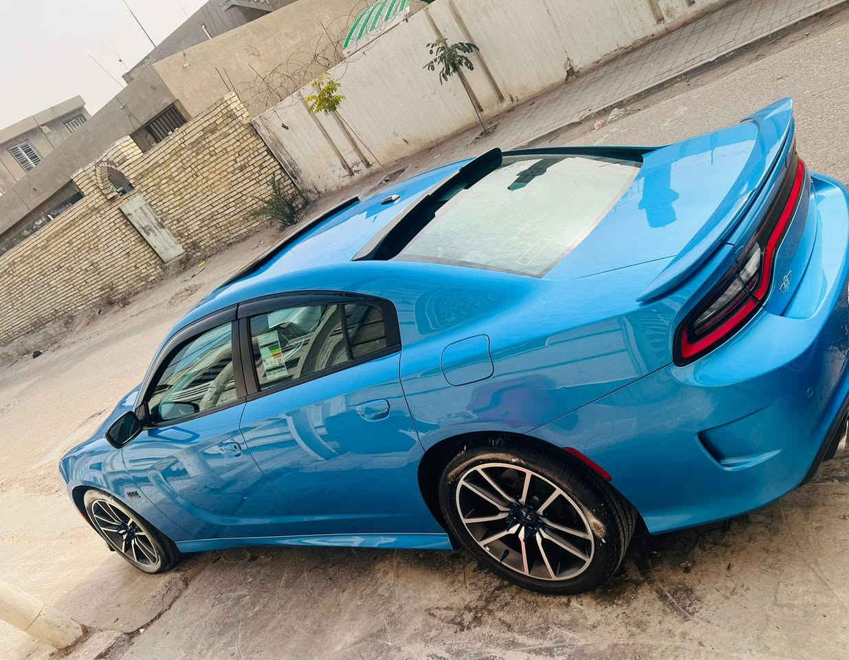 للبيع جارجر ارتي ماكس خليجي وكاله  مكفوله
الموديل :2019 فول مواصفات سلايد فتحة 
العداد : 65 الف كيلو
اللون: بحري مميز 
المحرك :5700 
 
المواصفات :
* نسخة  GT - SUPER TRACK PAK.
* مصابيح أمامية زنون . 
* كشافات الضباب زنون . 
* المصابيح الأمامية مع LED . 
* حساسات . 
* شاشه كبيرة مع نظام ملاحة نفكيشن GPS .
* الشاشة مع اوپشنات SRT . 
* سستم صوت الپاين .
* ويل قياس 20 انج . 
* فتحت سقف (سلايد) . 
* مقاعد جلد مميز
* تشغيل عن بعد . 
* محدد سرعة . 
* تلفون بلوتوث . 
* كاميرا خلفية .
* مرايا متحسسة للاضاءة العالية .
* كير شفتر بالستيرن . 
* دخول ذكي (بصمة) 
وبقيه مواصفات RT maxالمعروفه
رقم بغداد 
بغداد نفق الشرطه 
تلفون ***********
