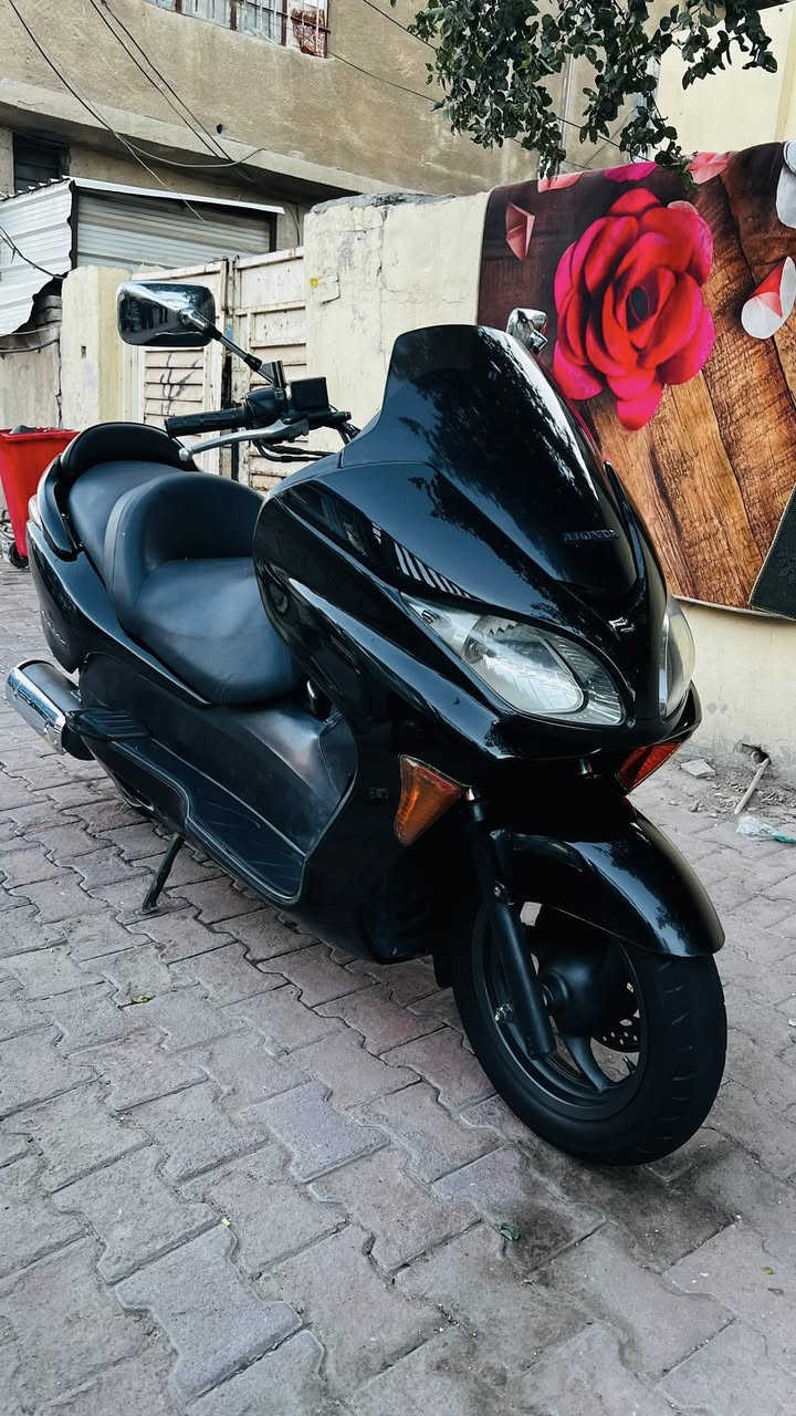 للبيع فورزره 0/9 7 كير 4 تحويلات مكفوله كفاله عامه ماشيه 33 الف حقيقي مكان بغداد الحسينيه السعر مليون و300 الشراي يتصل ***********
