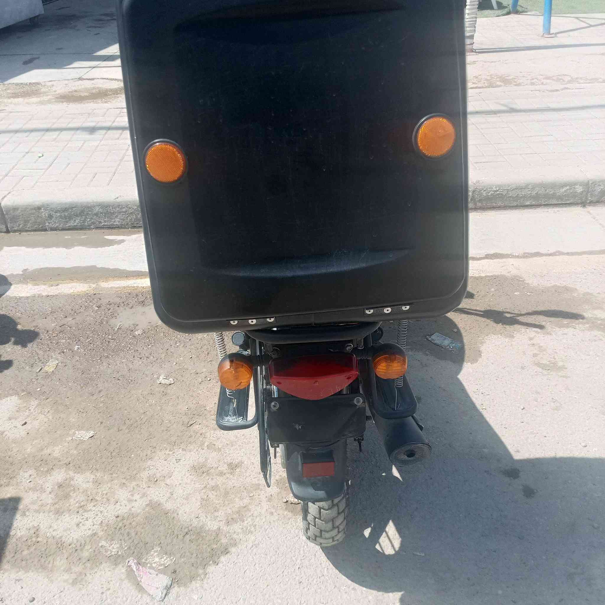 السلام عليكم بوكسر 23لبيع جديده مكفوله ما مفتوح بيها ولا برغي بس بيها نقص ورقه سعر واحد ونص شراي يخابر ويدلل مكاني دوره ***********بي واتساب
