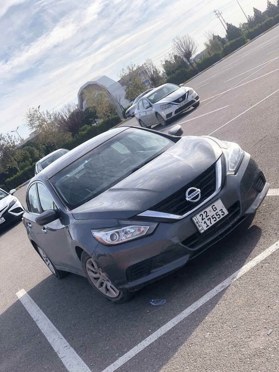 نيسان ئالتيما2017 s ئه مريكى  ده ر گاى سياق سبوغه و نيو جاملغ پشتى سبوغه  سؤنه ريشم داناوه گير و مه كينه و ته بريت به شه رت سنه و و ره قه مى تازه يه***********
