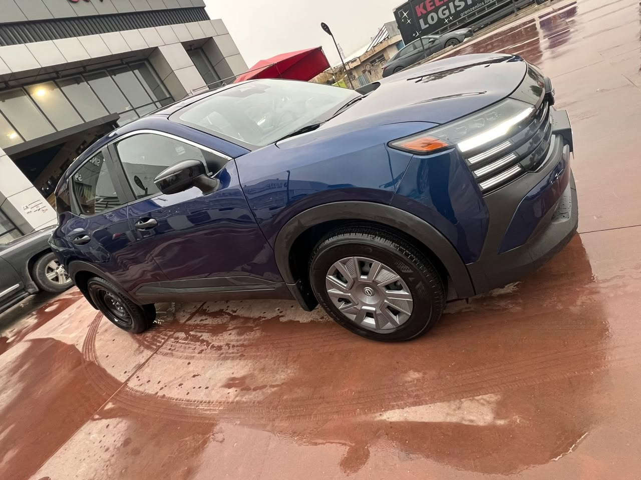 نيسان  كيكس ٢٠٢٥ مواصفات S AWD سةيارةكة ١٠٠٠ رؤشتووة وةكو بؤياغ چاملغ و هـةنديك شانةكةي بؤياغة بي ئيرباگ  پيش پشت كةپس 
0750 485 8947
