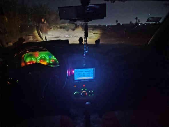 سلام عليكم.  شيري كوين موديل 2013 رقم نكليزي. سنويه ل 29. كير محرك. تمام.
سعره 20$ 
***********
