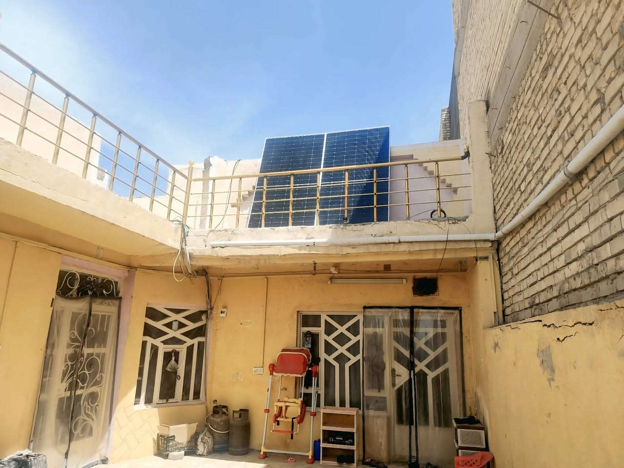 دار للبيع حي الجمعية مساحة 200م طابقين خلف مستشفى الألماني  موقع ساحة حرف T
شارع 10
بناء قديم ترميم جديد
تفاصيل الدار:
غرف نوم عدد 4
صالة ومطبخ وأستقبال وصحيات عدد2  
السعر خاص.
للإستفسار الإتصال واتساب 
***********
مكتب سما بلادي للعقار
