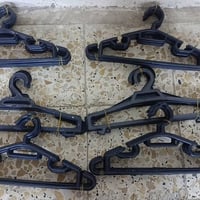 تعاليق ملابس العدد 350 قطعه عنواننا بغداد مدينه الصدر 07708703949