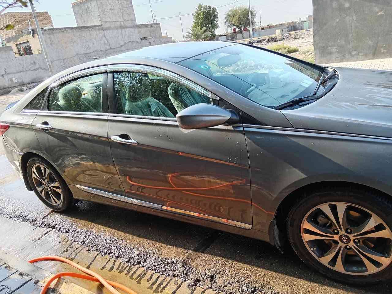 سلام عليكم
سوناته 2013.. وارد امريكي

حادثها.. بنيد او جاملغ بس

... رقم بغداد... بسمي.. شرط تحويل 

(محرك.. كير شرط) عليها ادامه كامله 

.. تبريد ثلج..قطعتين

.................................

موصفاتها

.. تحكم مري

..تحكم كشنات

.. تدفئة تبريد كشنات الاماميه

.. نظام ايكو.. الاقتصادي

... لايت زنون

.. نظام مانع الانزلاق

.............................................

سعر.. 100 بيها مجال حك جيه

مكان واسط

رقم.. ***********
