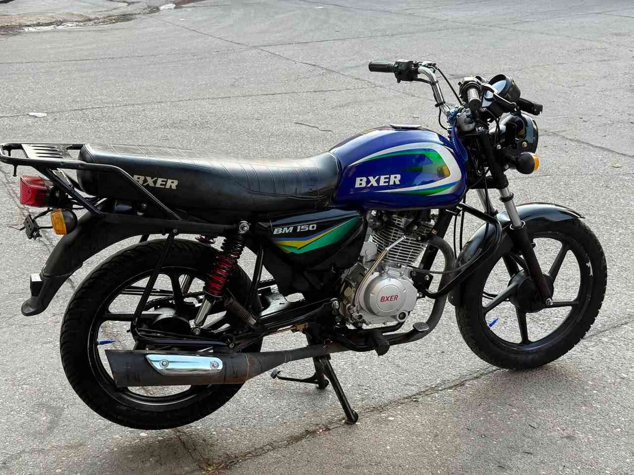 بسم الله الرحمن الرحيم 

Bxer 150cc

2024

بۆکسەری ١٥٠ مۆدیلی ٢٠٢٤ تا بڵێی پاکە زۆر مەزبوتە و ئیستۆپ و دەبڵ  بێعەیبە ماتۆڕێکی تا بڵێی دوندو تۆڵە لێخوڕینی تا بڵێی خۆشە و هیچ هیلاکت ناکا  وەک دایوانە و حەجمی وەک دایوانە  پاک ماوەتەوە و ئەزیت نەدراوە سعری ٦٣٠ هەزار و مەجالێکی کەم  

***********

دەستخۆش ئەدمینی بەڕێز
