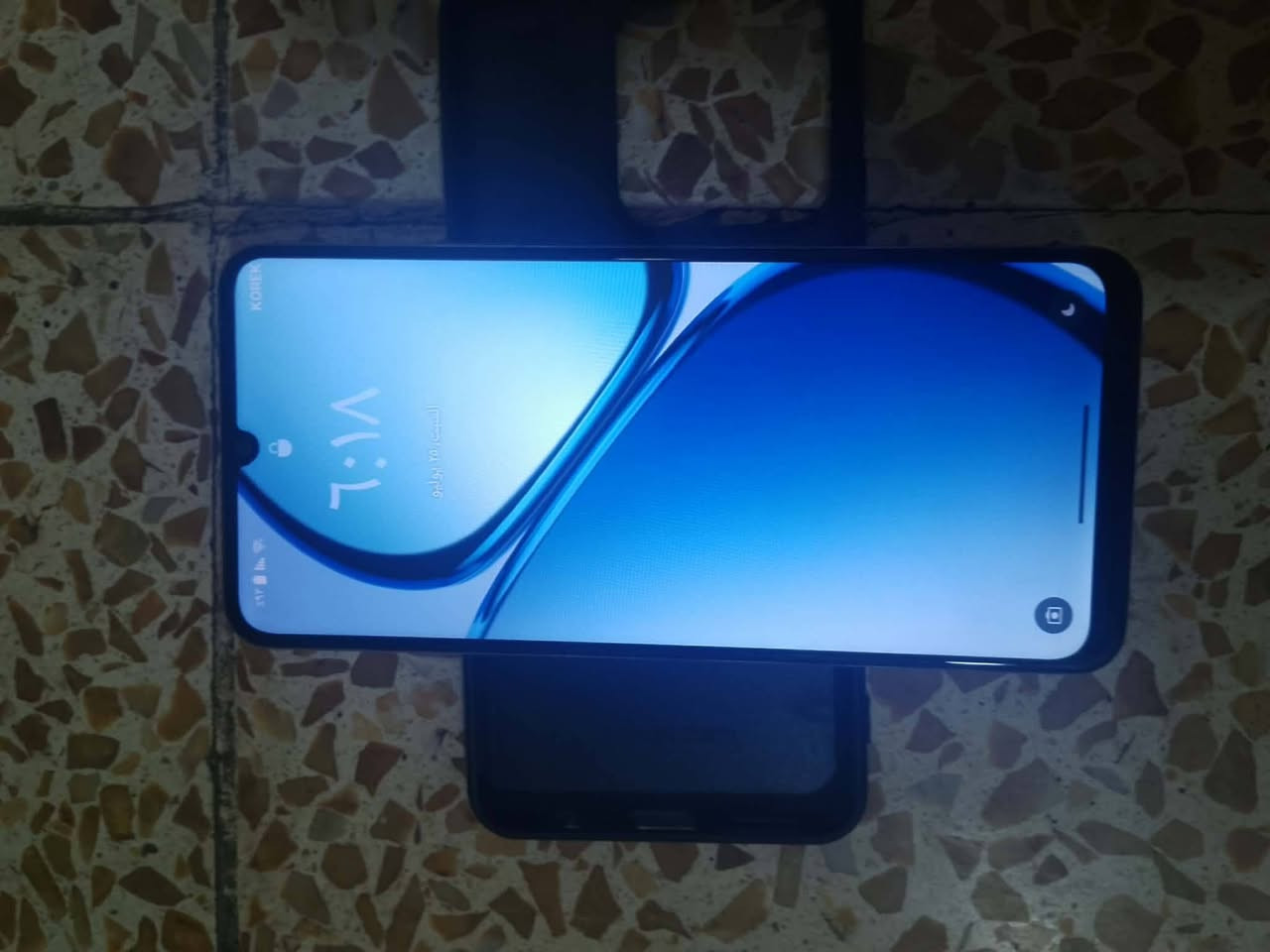 موبايل للبيع نضيف اسمو ريلمي c53 ذاكرة 128 الرام 6 بل بوبجي 60 فريم  اتصال عل خط *********** السعر 100 مكاني موصل ايسر حي الكرامه
