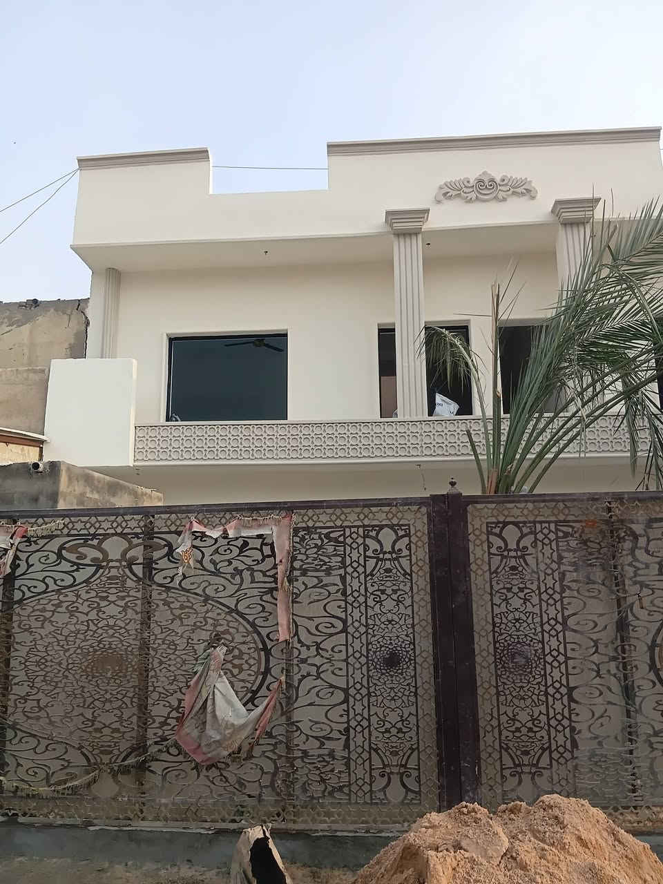 سلام عليكم اشتغل صباغ ابيوت داخلي وخارجي ونشتغل واجهات فوم تركي اتصل ***********ابو محمد صباغ
