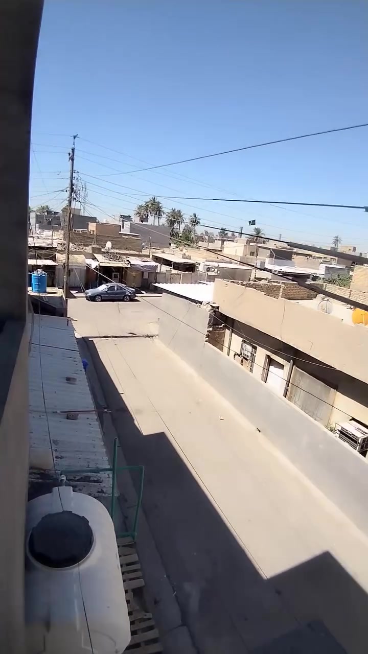 دار للاجار التفاصيل داخل الفديو قيمة الاجار ٢٥٠ وبنص السوق ومكانه كلش مرتب وبناء حديث ***********
