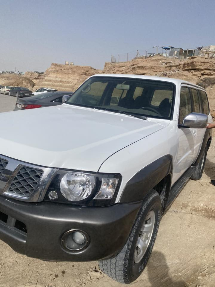 باترول 2008 مزاد وزارة الداخلية تترقم نجف
سيارة مصبوغه عام جمالية لايت بك لايت سكنات جديد 
داخل السيارة حلو محرك 4800 كير اوتماتيك 
عايزة شغلات بسيطة 
السعر 75$ 
للاستفسار ***********
