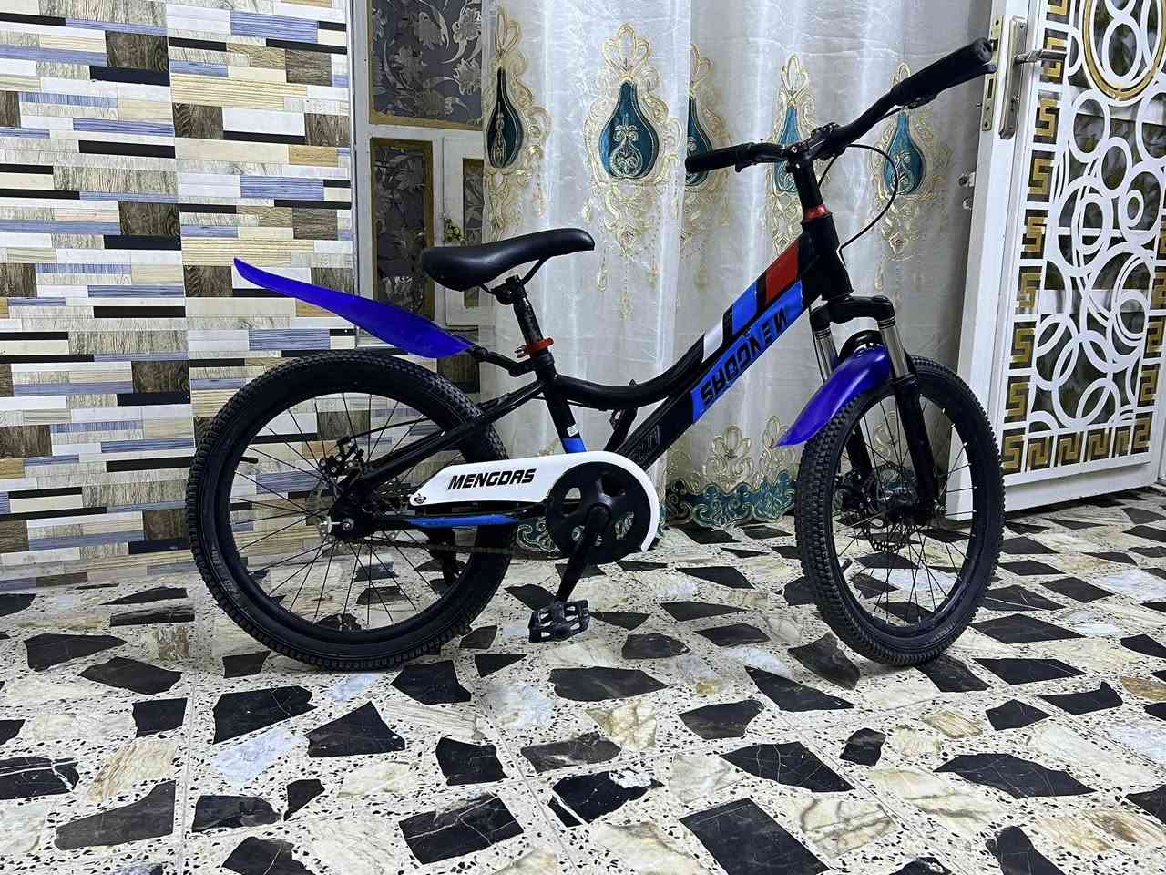 بايسكل جديد مستخدم أسبوع سعره ٨٥ وبي مجال ***********
