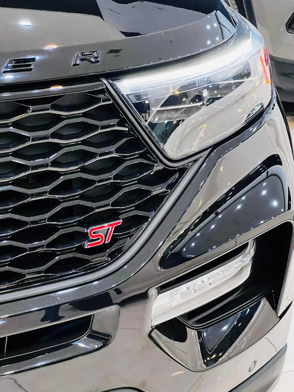 Ford Explorer ST 2023
‎العداد    15 الف مايل
‎حجم محرك : 6 سلندر توين توربو 400 قوة حصانیة
                                   ظرر بس دعاميية خلفي 
                                   ٣ قطعة كلير امريكا
كافة ارباگات سليم

‎اعلى فئه بالمواصفات اكسبلوره
‎بانوراما
‎شاشە کبیر 
‎كاميرا 360°
‎کیج ديجيتال
4X4 Awd
‎بصمة تشغيل
‎بصمة ابواب
(Remote Stat) الم اي
‎صندوق شفط كهربائي
‎رادار امامي (تحديد مسار)
‎رادار جانبي (نقاط عمياء)
‎رادار خلفي (التحذير من الاصطدام)
‎شفتات استيرن
‎استيرن تدفئة
‎كشنات جلد vip
‎كشنات تدفئة+ تبريد
‎هاند بريك بصمة
Auto Stat
Auto Stop
‎حساسات امامية+خلفية
(Navigaton)
‎مانع انزلاق

‎‏‎ مکان سیارة اربیل 
‎‏‎سیارة بدون رقم تترقم شمالي 
‎‏‎‏‎للاتصال والاستفسار
‎اسیاسیل ***********☎️
‎☎️کورك ***********
