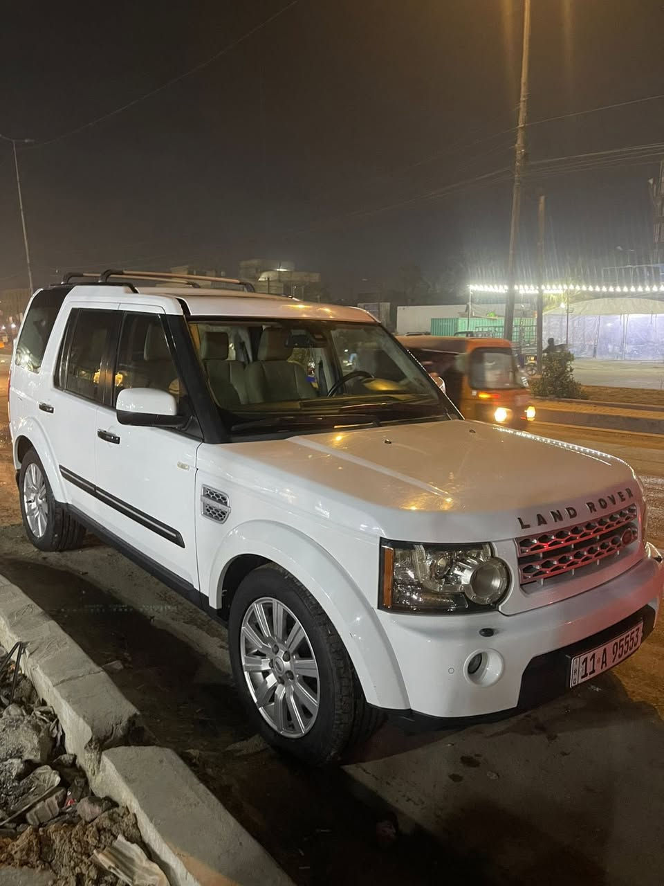 السلام عليكم لاندروفر 2012وارد خليجي فول مواصفات السياره كفاله عامه
***********
