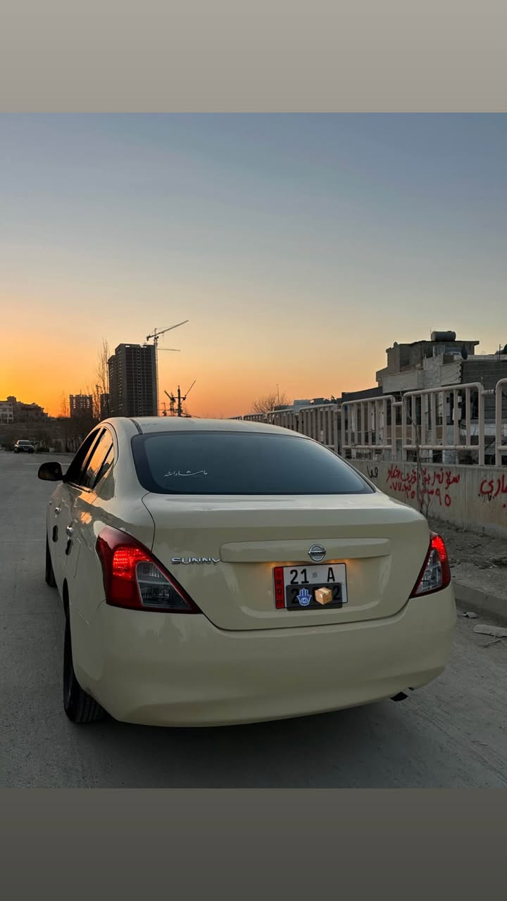 نیسان سەنی لاکشمیبای ۲٠۱۳ بێ بۆیاخ بۆ فرۆشتن سەنەوی و ڕەقەمی تازە سەیارەکە زۆر تازە و لۆل ماوەتەوە هەموو گیانی بە شەرت گێڕ و مەکینە و کارەباییات و تەبریدی بە شەرت  118 گەڵا و مەجالێکی کەم 
0770 459 3630 السليمانية, العراق
