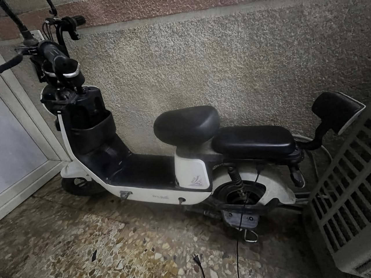 السلام عليكم دراجه شحن للبيع بيها نقوصات شغاله ب150 وبيها مجال


**إذا كنت صاحب هذا الإعلان وتريد حذفه لأي سبب، رجاءا أرسل رسالة إلى الدعم الفني**