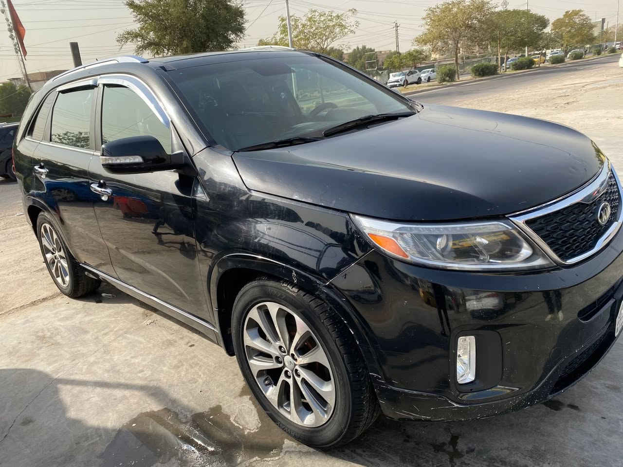 السلام عليكم سورنتو موديل 15 امريكي حادث فقط جاملغ امامي بدون دواخل سياره فول الفول بصمه بانورما فتحه حساسات برده بلادي مكينه 6سلندر7راكب  3 قطع تبريد سياره فول الفول ومعروفه مواصفاتها سياره باسمي تحويل ثاني يوم رقم بغداد سياره معروضه 150 وبيها مجال للاستفسار ***********/*********** مكان السياره بغداد حي الجهاد الامانه
