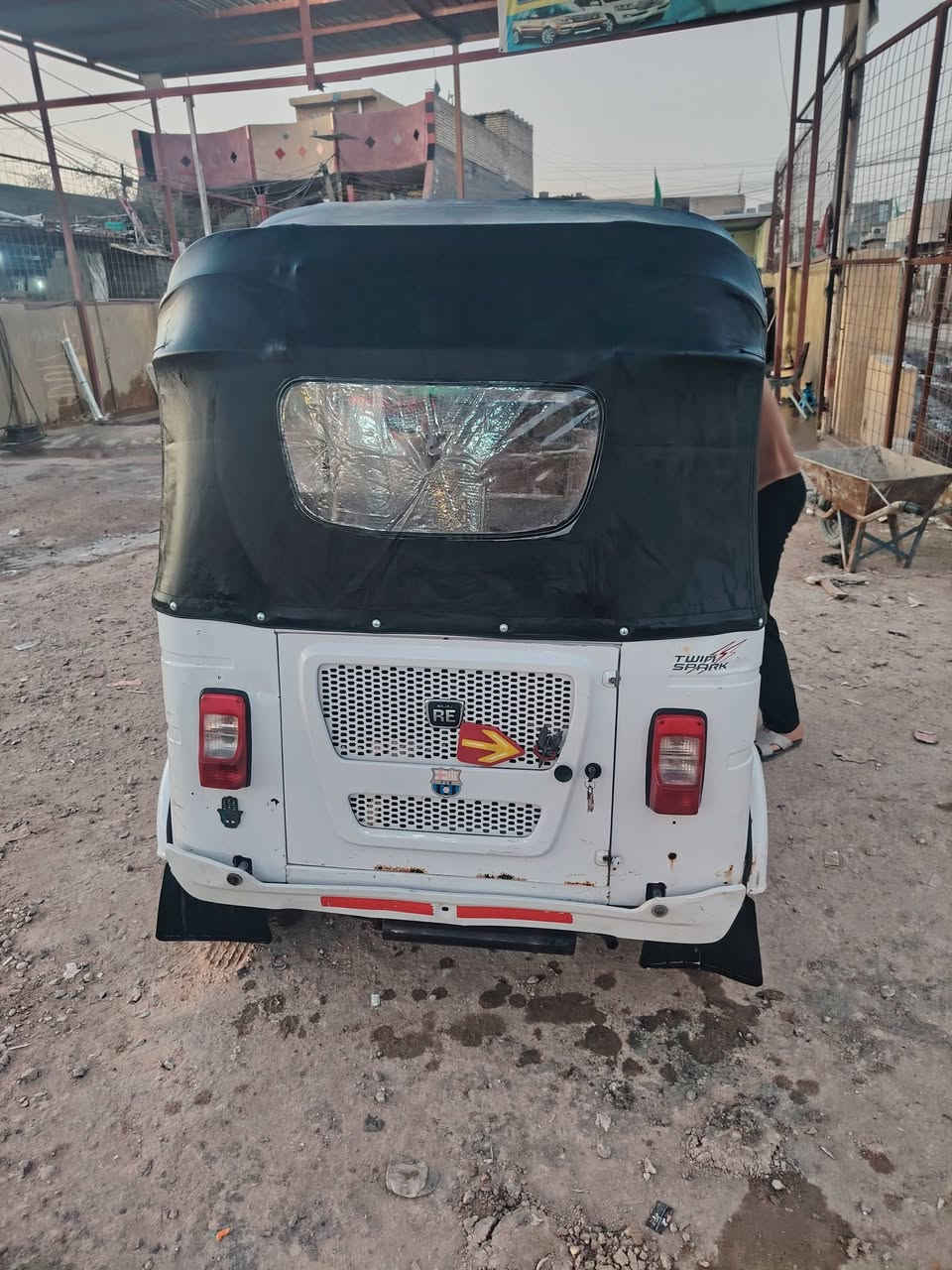 سلام عليكم تكتك مديل 2021 
مابيه قطرت صبغ بيه خياسات مثل ماموضح بل صور
مكينه خير من الله لاتنقيص ولا تبخير
سكن بغداد بل رشاد
سعر 6700 بيه مجال كلش بصيط
للتصال ***********
