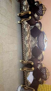 تخم للبيع  ٢ قنفه ام ثلاث نفرات  قنفه ام نفرين ٢ كراسي   السعر ٥٠٠ للا...