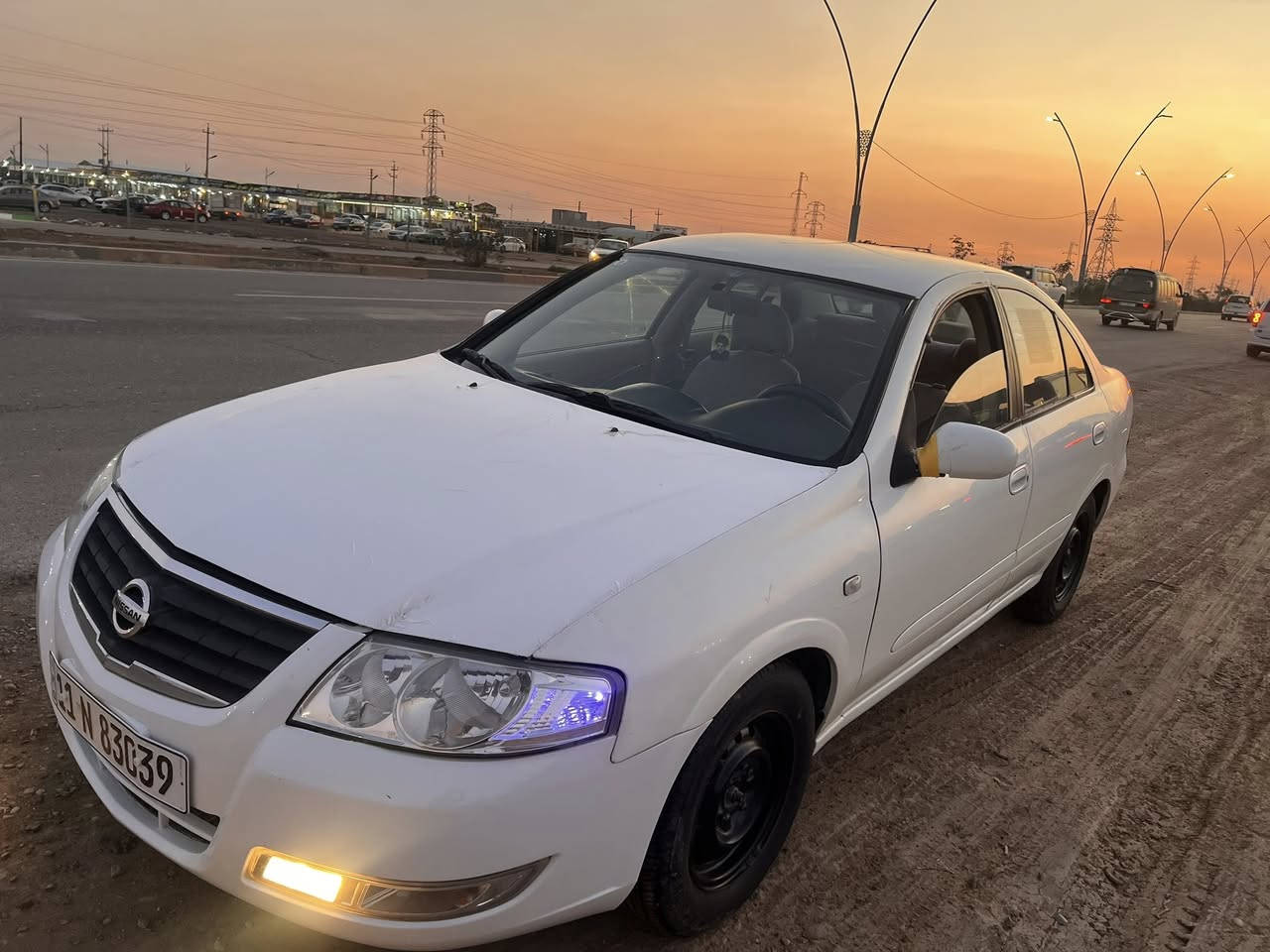 سلام عليكم للبيع نيسان سني 2009لون ابيضّ مصبوغه حزام رقم بغداد ***********مكان سياره ديالى سعر 80
