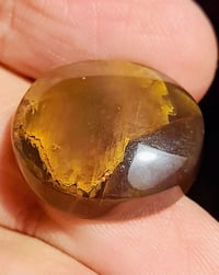 عقيق مزعفر يمني • قطعة نادرة • سمكة واضحة