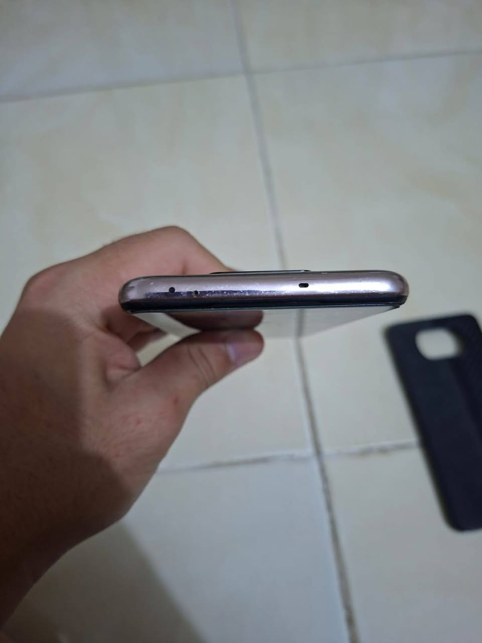 بوكو x3 pro
ب100 وبي مجال
128 ذاكره 8 رام الجهاز نضيف كلشي مابي بس الكامره للخلفيه مادري شبيها يمكن يرادلها تنضيف بس الواسعه كلشي مابيها 
90 فريم بل بوبجي ثابت معالج سناب دراكون 874 مناسب كلش الألعاب 
رقمي *********** مكاني ديالى تقاطع القدس
