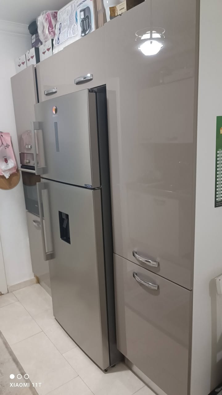 للبيع كاونتر خشب بالن برس ٥,٨٠ سم موديل تركي مع ساحبة وطباخ وفرن كهربائي ب٧٥٠ الف للتواصل ***********
