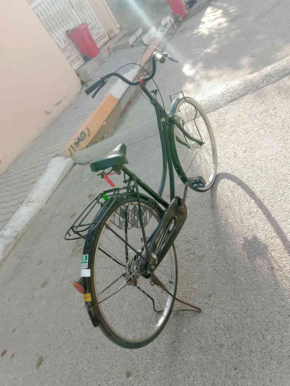 السلام عليكم بايسكل للبيع نظيف حجم 27 السعر 70 بي مجال المكان بعقوبة التحرير الاتصال  على هذا الرقم ***********
