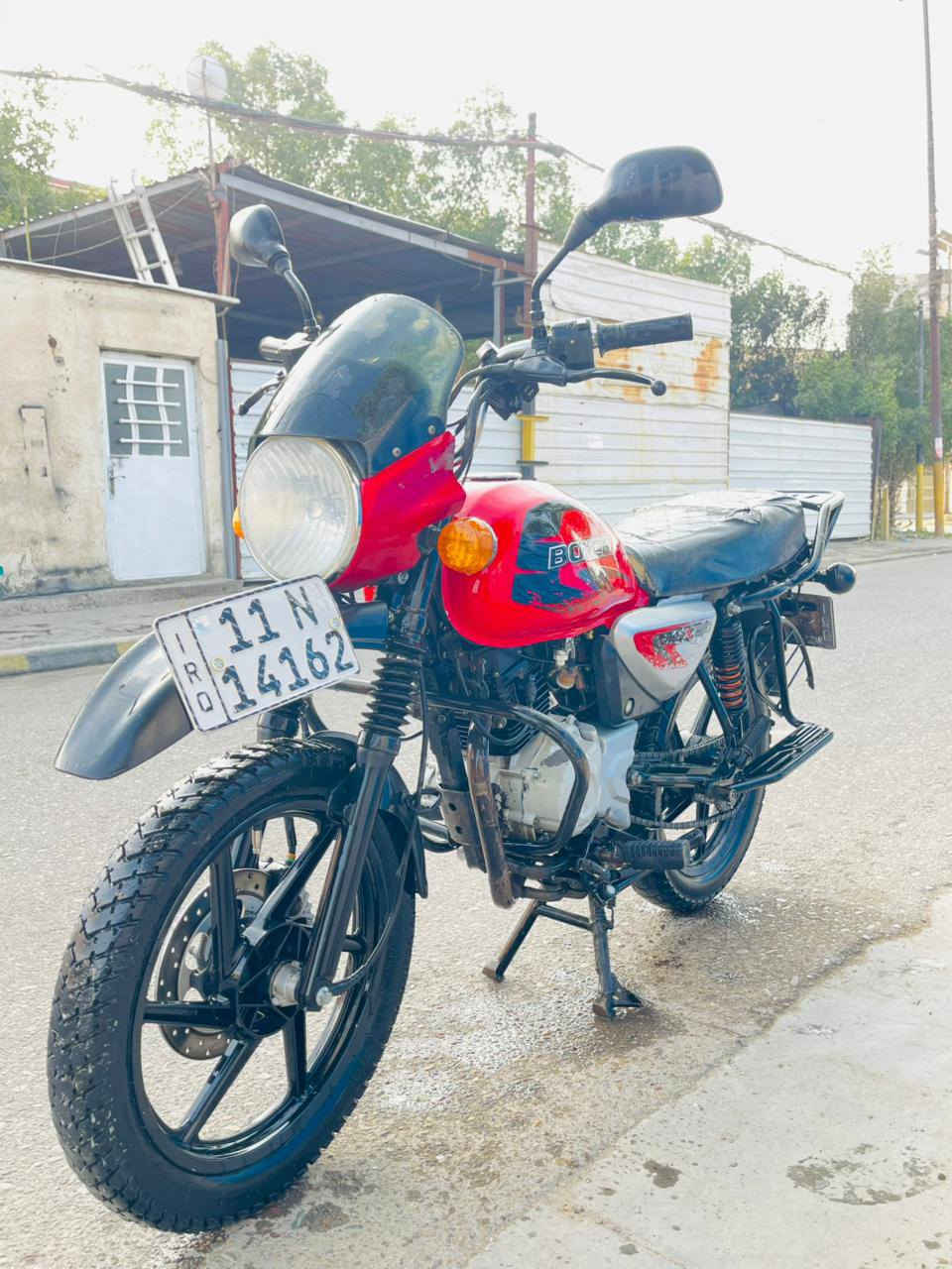 السلام عليكم بوكسر جبلي موديل 22 مرقم انكليزي لوحه وسنويه هزه جديده تحويل مباشر نفس اليوم 
دراجه حلوه ونضيفه مابيهه نقص مبدل بوشه وكاله 
الباقي مكفول رايدها ب 1950 بيها مجال 
مكاني بغداد الحريه ***********
