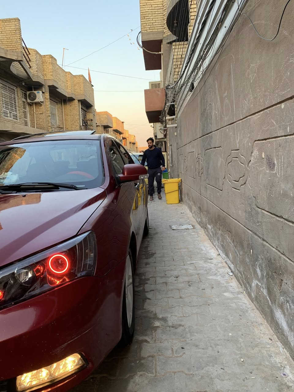 سلام عليكم جيلي امكراند ٧ موديل ٢٠١٣ فقط بنيد صبغ ودور جاملغ خلفي اثر خياس ملكطي  ماشيه ١٨٠ الف سياره محوره مكينه كورلا نحله  ١٨٠٠ كلش جديده مكينه كير حداديه تبريد  ثلج  كهربائيات كلها شغاله معايزه برغي سياره اربيل باسم شركه وشركه ماموجوده حاليا اكفلها من سرقه والعشائر والغرماات علمن اني اروح واجي بيها لربيل كل ١٥ يوم وسياره وين ميعجبك دكها حاسبها لا اشاره حجز ولا اي شي بيها وجاهزه ع اخر حبايه  سعرها ٣٧ وبي مجال قليل مكانها بغداد الشعله ***********
