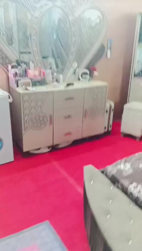 للبيع. غرفه 11قطعه نضيفه اخت لجديد صارلهه 5اشهر من ماخذهه مكان بغداد *********** لرحماني اي استفسار ع رقم 📱
