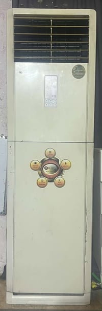 عندي هذا السبلت 3 طن شغال وبعده مشدود عندي بالبيت للبيع ب 300 الف تجي ...