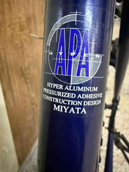 دراجة هوائية شريكة MIYATA ياباني 🇯🇵 

قياس 26 جبلي 

المعدن ألمنيوم 

قياس الفريم M مديم 47cm

المكينة 3/7

السستم شيمانو

الصينية شيمانو ALTUS 

عقرب خلفي شيمانو اسيرا 

السعر 110 الف دينار 

عنوان المحل موصل أيمن تقاطع شارع كنيسة الساعة🚴‍♂️🚴

يوجد توصيل 🚚 كافة محافظات العراق 🇮🇶 

☎️***********
