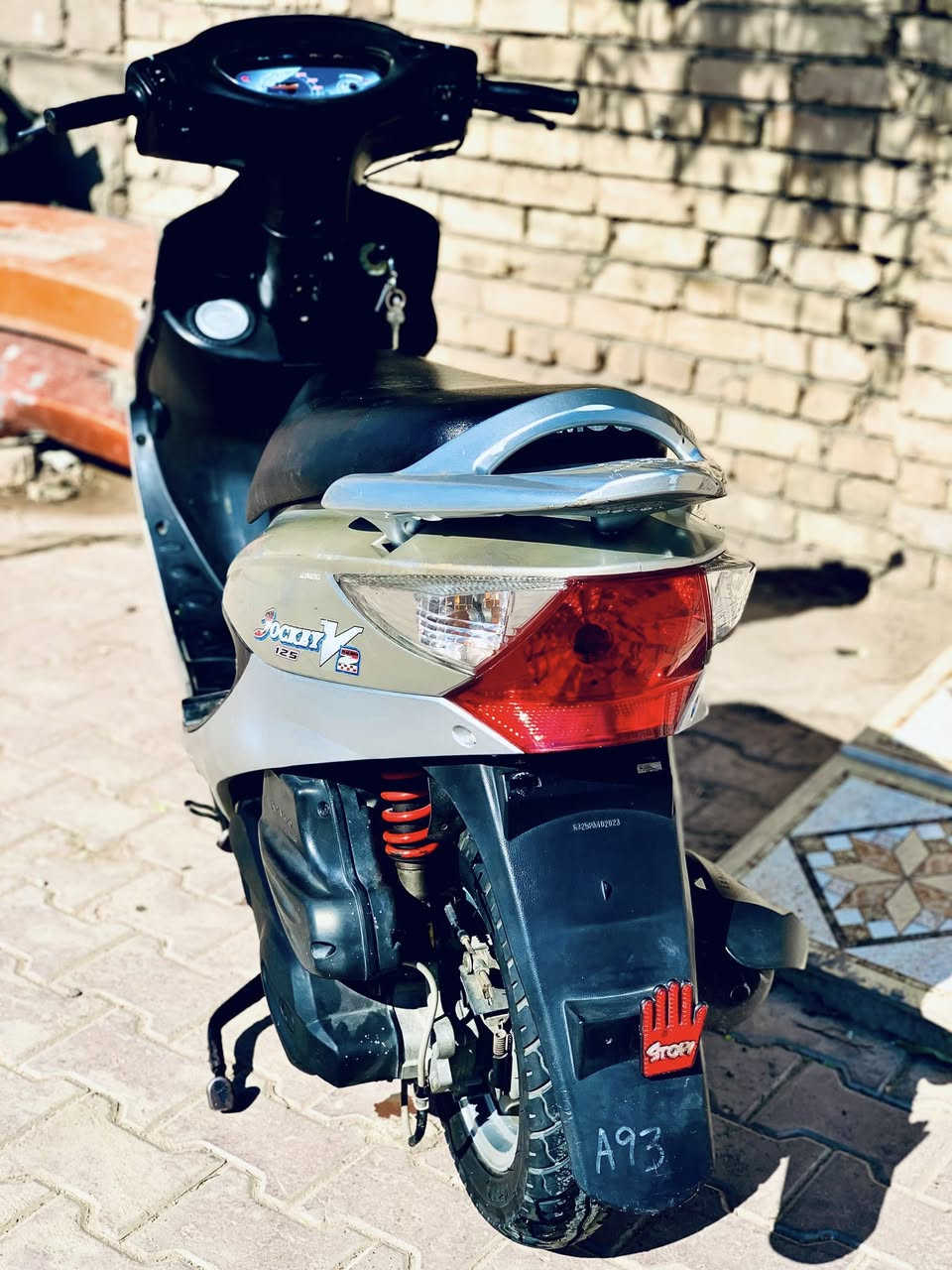 السلام عليكم بس شراي يتصل
للبيع دراجة نارية نوع كامكو 125cc  V2 

الحالة: ممتازة ونظيفة ✅ 
المحرك 125 سي سي شغال 100% ☑️
المكان المجر الكبير 
السعر:  (900 الف) قابل للتفاوض 
للاستفسار الاتصال أو مراسلة خاص 📞***********
