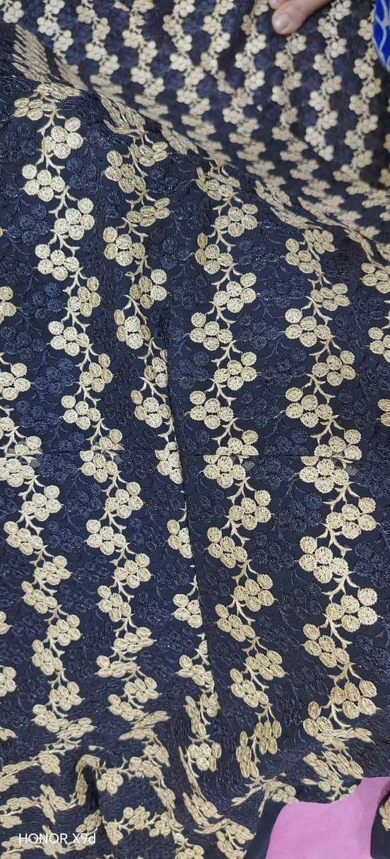 فساتين حجم كبير العنوان بغداد جديدة قرب حلويات الدرويش ***********
