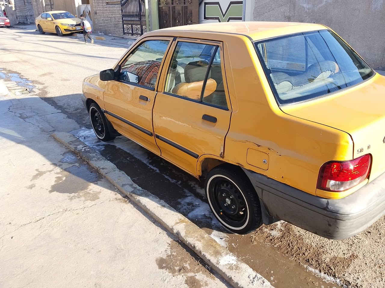 السلام عليكم سايبة 2015  للبيع بسمي رقم انكليزي هية غرامات مصفرة للستفسار على هذة الرقم (***********)
