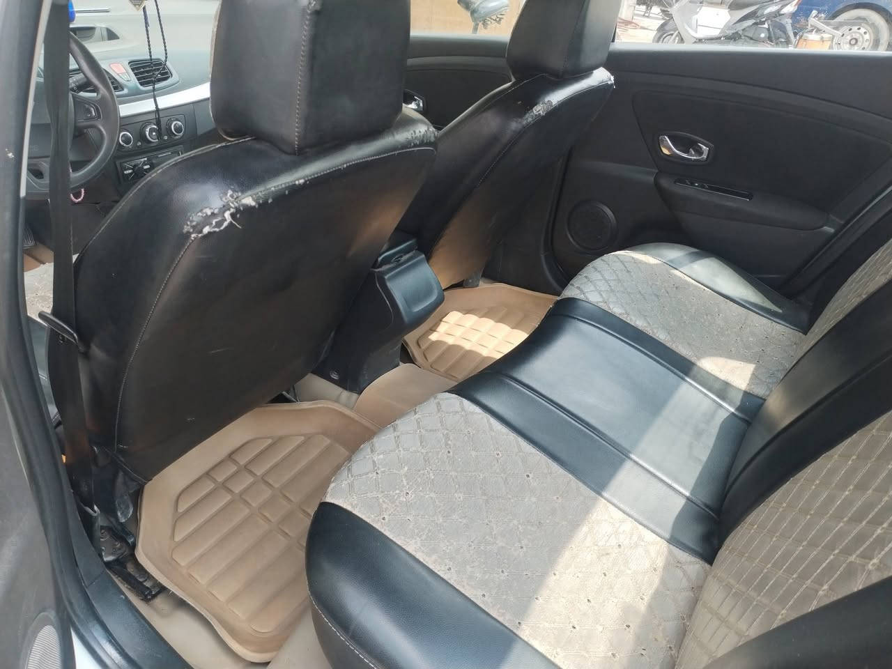 ألسلام عليكم افلونس ٢٠١٤ محور كير ومحرك كامري ١٨٠٠ الكير والمحرك جيد جدآ تبريد تتفئة شغال اللكهربائيات شغالة كلها الغرفة جديدة صدرها ٥٠ ب المية ترايها يخبل معروضة ب ٥٢ وبيها مجال العنوان مدينة الصدر شارع الداخل
***********  تجي وبيك خير وتددلل السيارة بسمي السنوية ٢٠٢٩ تسقط هزة جديدة
