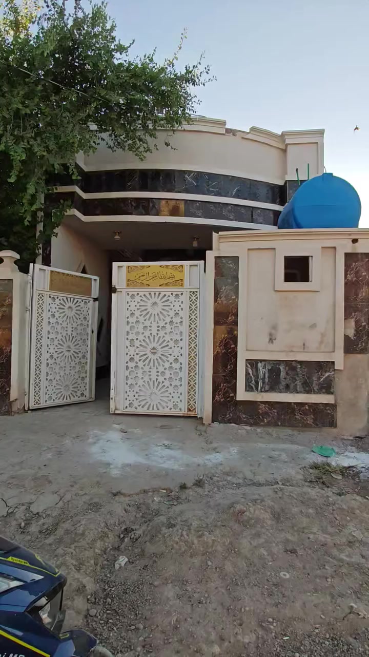 السلام عليكم مشتمل للايجار 100 متر طابق ونص 
الموقع سبع البور ال14 خلف الخدمي مال حسينية ابو زمن 
يحتوي على ثنين نوم واستقبال ومطبخ وحمامات 
سعر الايجار 250 الف للاستفسار ***********
