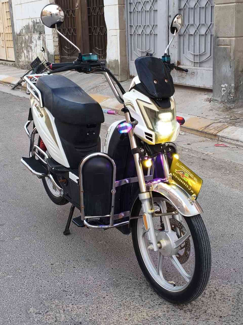 #ملاحظة .. الدراجة استخدام اربع اشهر فقط ..
دراجة هارلي موديل 25  ستة باتري ام البصمة فوول نظافة .. 
البطاريات فول بعدهن جدد انتاجهن 2026 وعالفحص ..
الكهربائيات كلها شغالة .. مانع سرقه .. تشغيل عن بعد ..بصمة اصبع تشغيل .. نظام R رجوع للخلف .. لايت عالي ناصي .. زوج زنون اضافيات اصفر + ابيض .. دبل اشاره .. اشاير ➡️⬅️ .. تثبيت سرعة .. اربـع سرع ..نشرات ملونة .. بك لايت رماش ..
الدراجة استخدام قليل ومناقصها اي شي وعالفحص ..
السعر .. 550 .. وبي مجال ..


**إذا كنت صاحب هذا الإعلان وتريد حذفه لأي سبب، رجاءا أرسل رسالة إلى الدعم الفني**