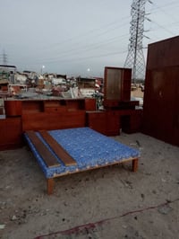 غرفة خشب • طابقين • نجف