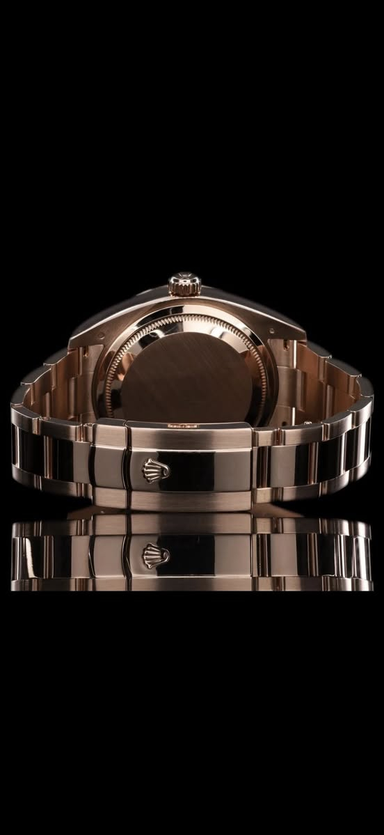 Rolex sky dweller تحفه فنيييييييييه مكينه اوتو
١-مكينه اوتوماتيك يابانية التصميم ✅
٢- سناتر شغاله✅ 
٣- سير stainless steel 904L درجه اولى ✅
٤- مختم شعار رولكس من كل مكان ✅
٥- مضاد الماء ✅
٦- جام زفير ضد الخدش ✅
٧- كامل ملحقات الاصليه الوكاله ✅
٨ الساعه بيها ضمان عام كامل مكينه و طلاء ✅


**إذا كنت صاحب هذا الإعلان وتريد حذفه لأي سبب، رجاءا أرسل رسالة إلى الدعم الفني**